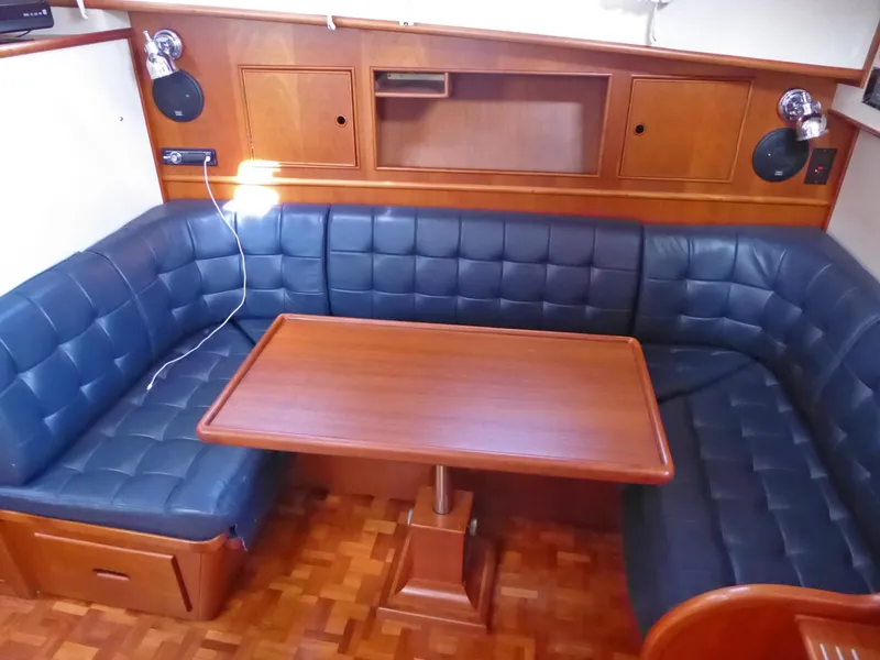 1997 Grand Banks Eastbay 38 EX