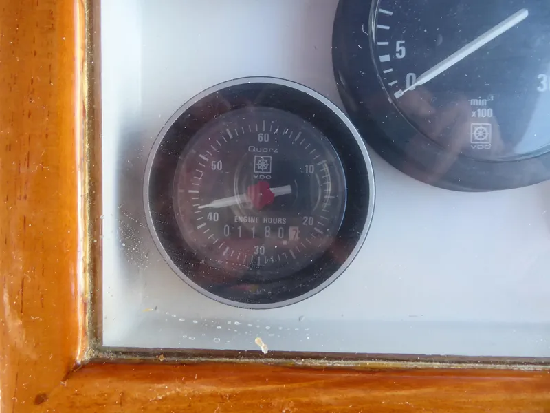 1997 Grand Banks Eastbay 38 EX
