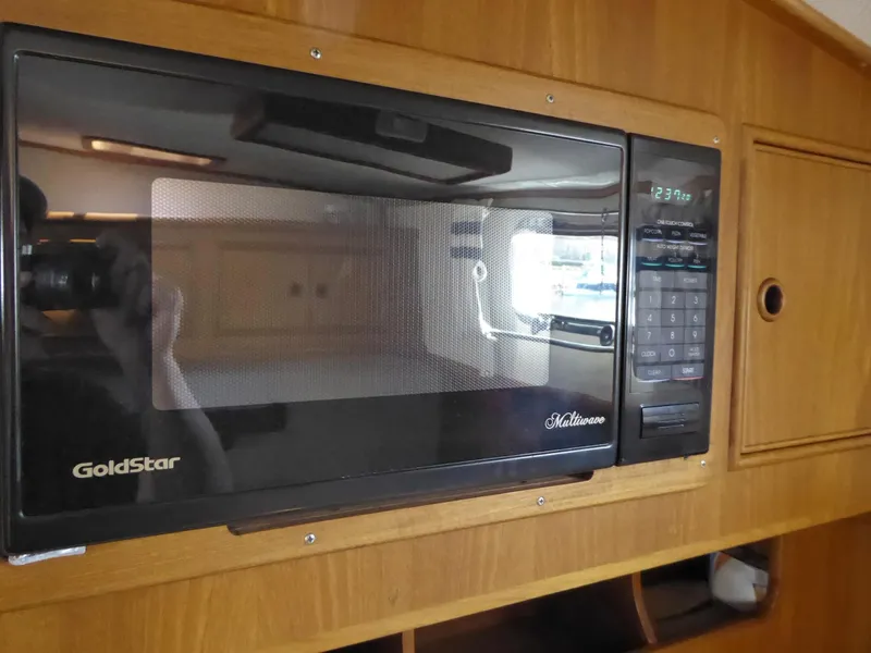 1997 Grand Banks Eastbay 38 EX