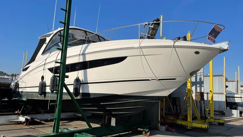 2017 Sea Ray Sundancer 350