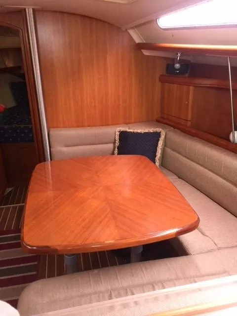2006 Hunter 38