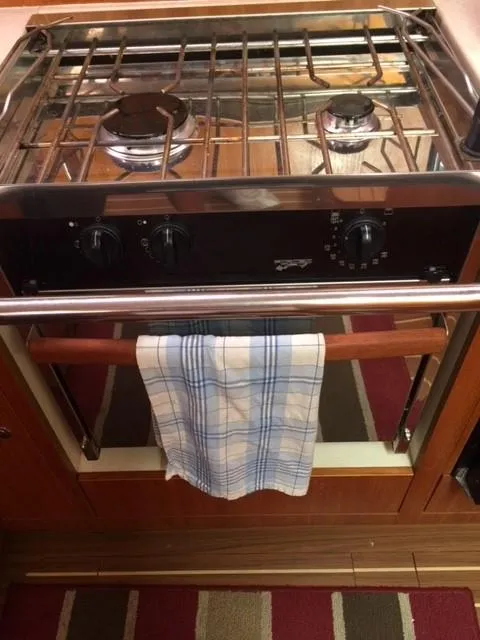 2006 Hunter 38