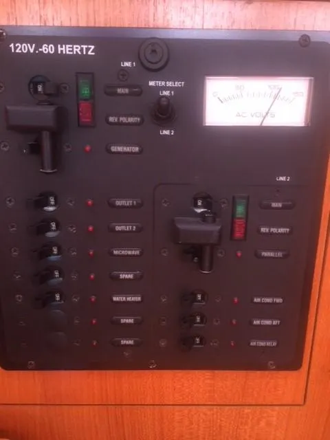 2006 Hunter 38