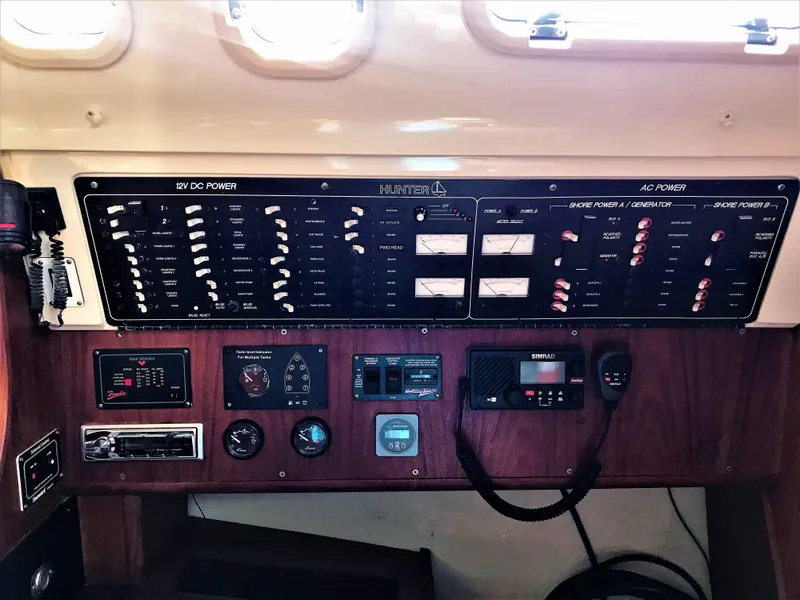 1995 Hunter 430