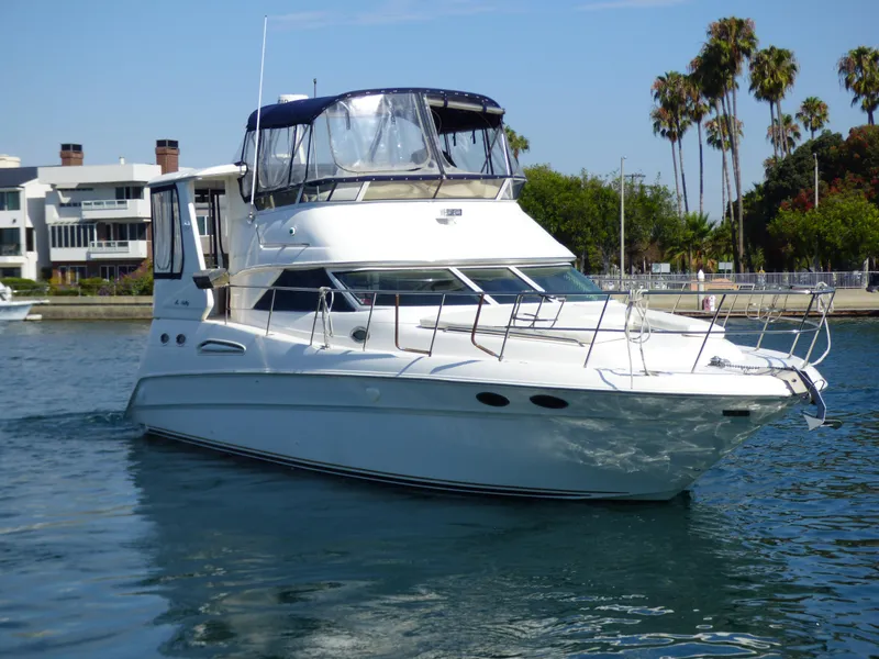 2001 Sea Ray 420 Aft Cabin