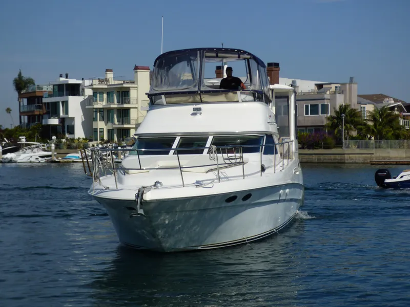 2001 Sea Ray 420 Aft Cabin