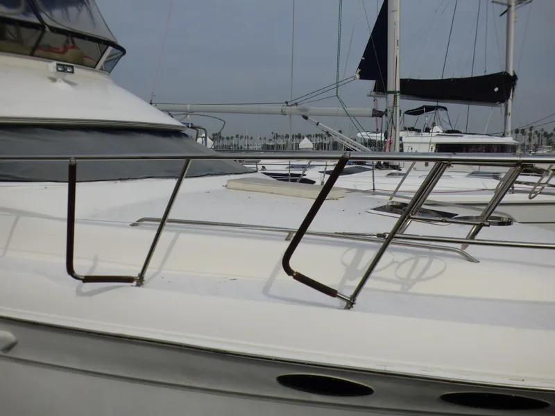 2001 Sea Ray 420 Aft Cabin