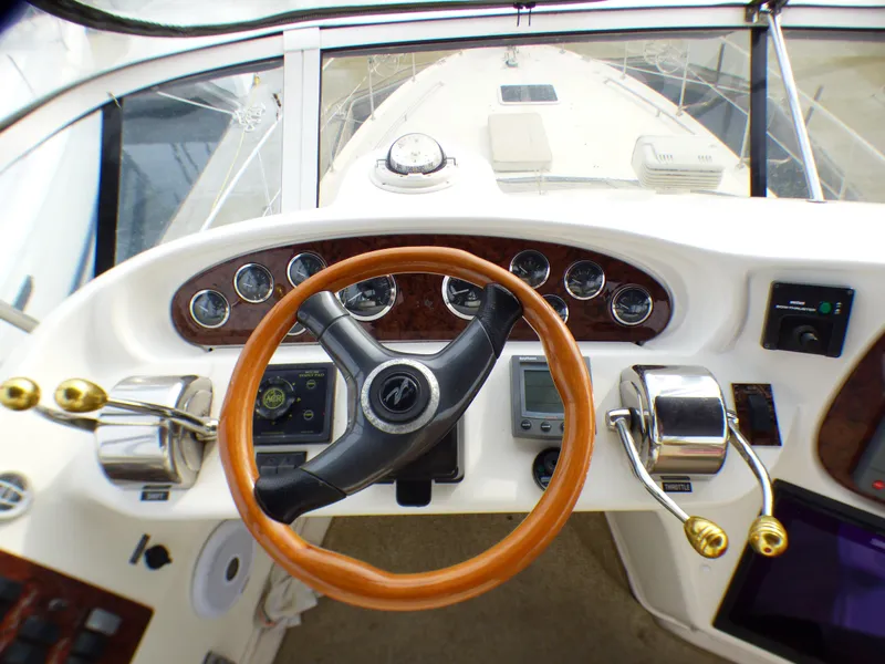 2001 Sea Ray 420 Aft Cabin