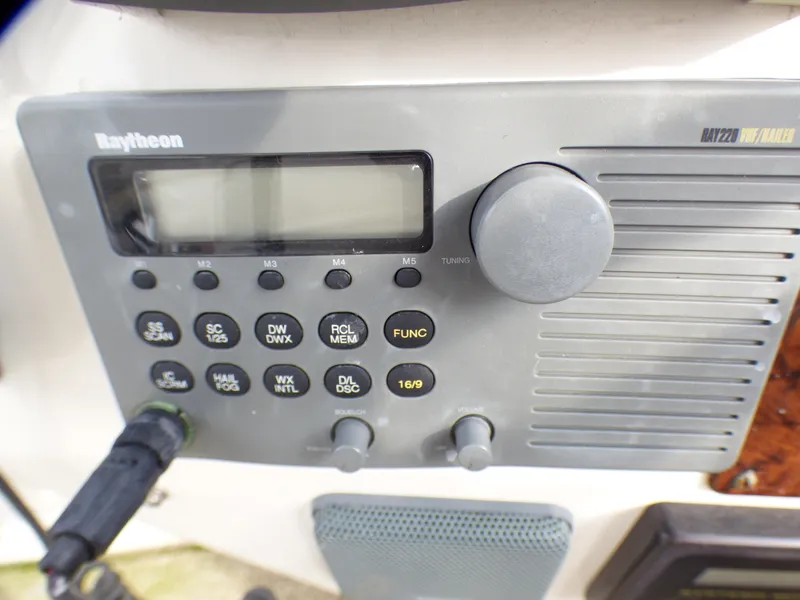 2001 Sea Ray 420 Aft Cabin