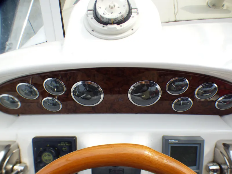 2001 Sea Ray 420 Aft Cabin