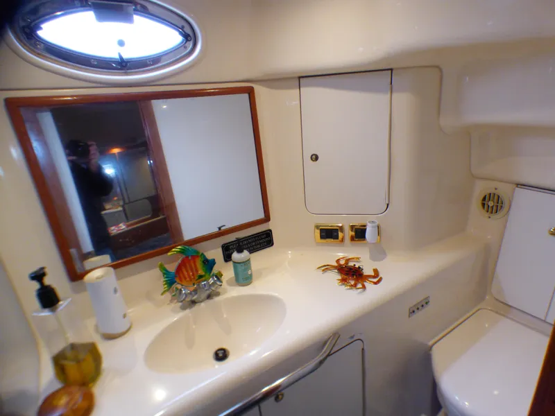 2001 Sea Ray 420 Aft Cabin