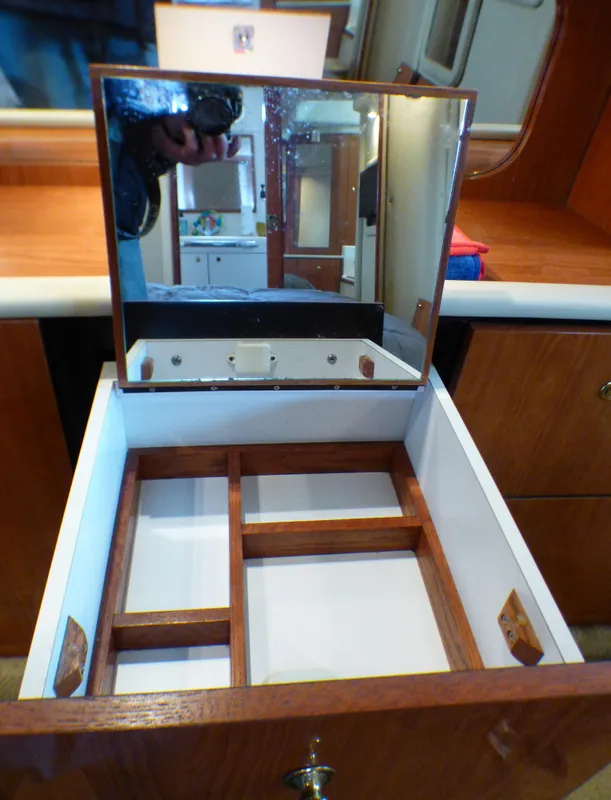 2001 Sea Ray 420 Aft Cabin