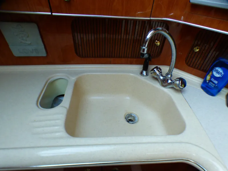 2001 Sea Ray 420 Aft Cabin