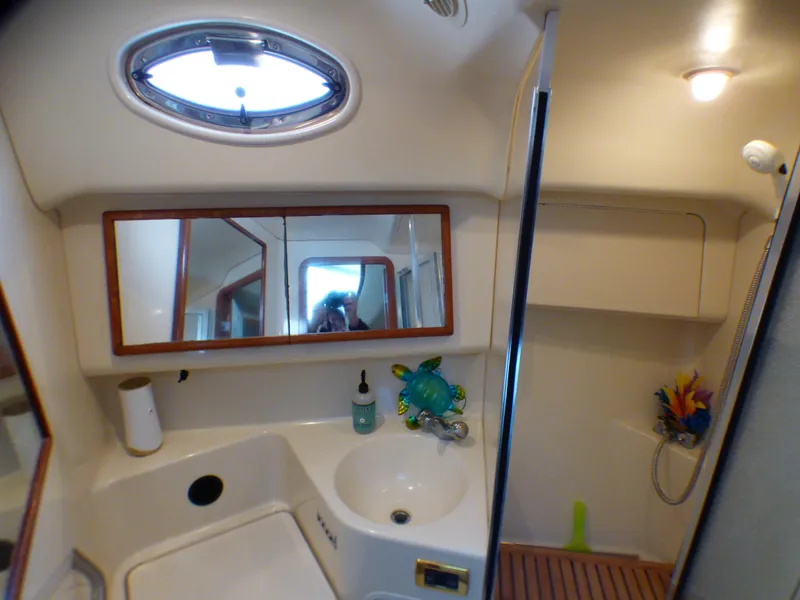 2001 Sea Ray 420 Aft Cabin