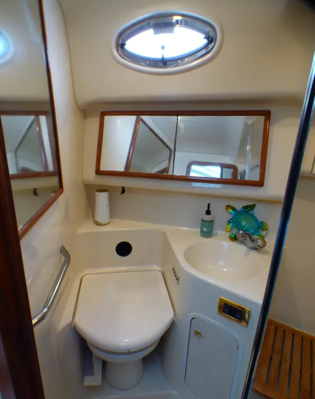 2001 Sea Ray 420 Aft Cabin