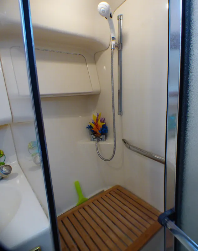 2001 Sea Ray 420 Aft Cabin