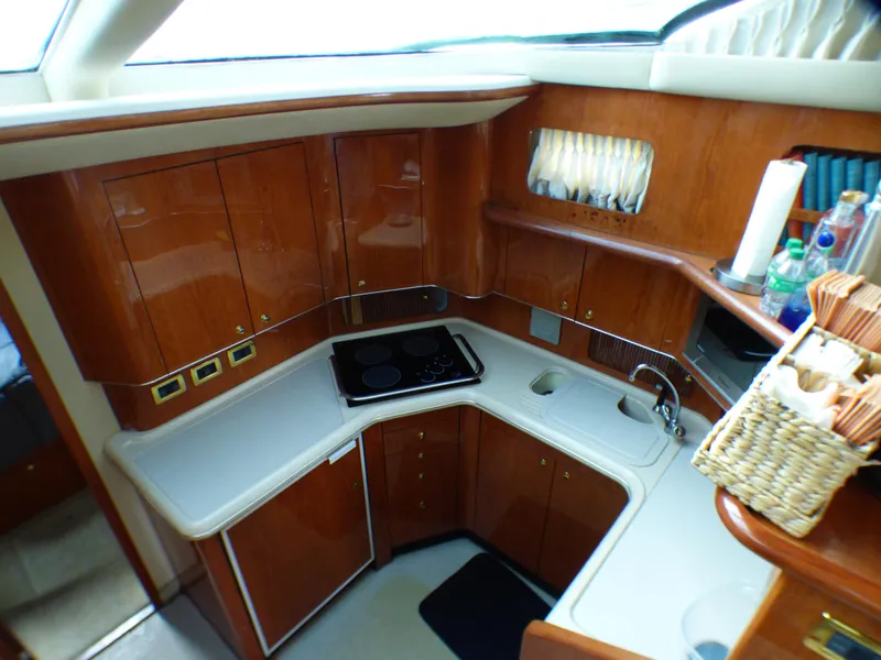 2001 Sea Ray 420 Aft Cabin