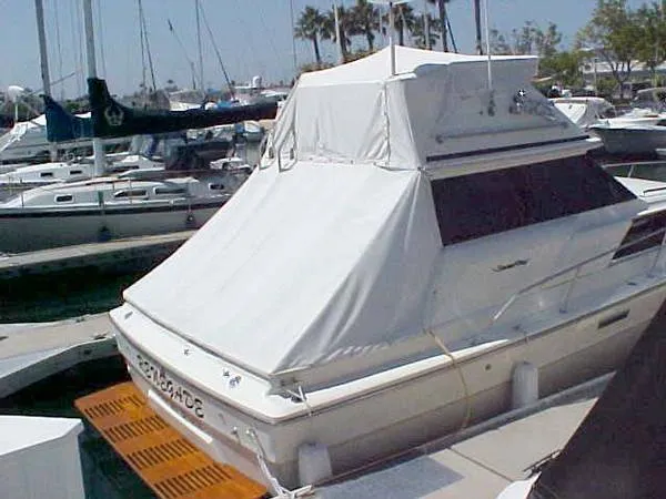 1978 Sea Ray SRV300 Sedan Bridge