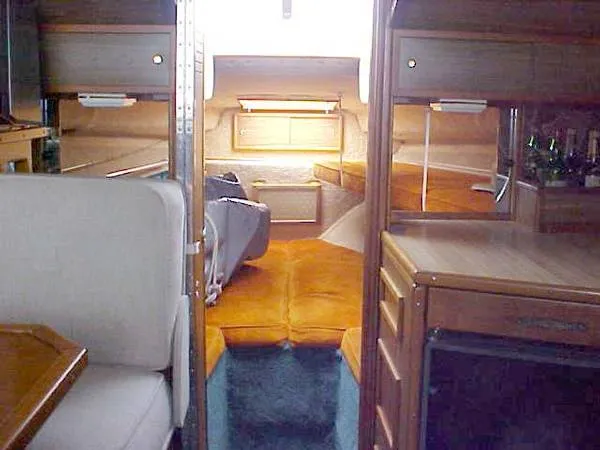 1978 Sea Ray SRV300 Sedan Bridge