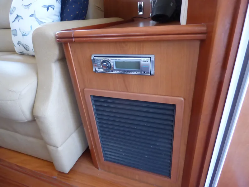 2011 Mainship 395 Trawler