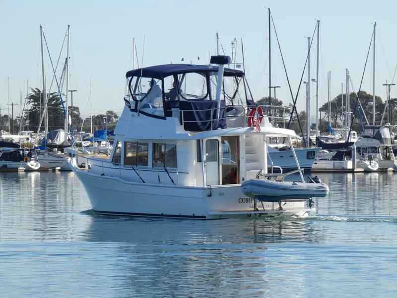 2011 Mainship 395 Trawler