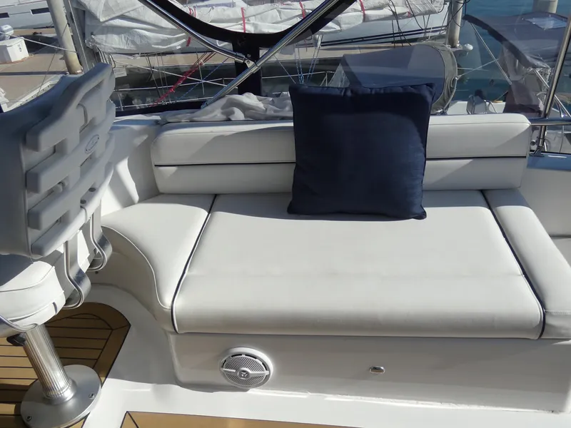2011 Mainship 395 Trawler