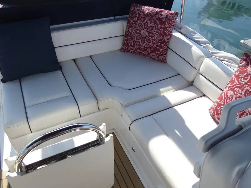 2011 Mainship 395 Trawler