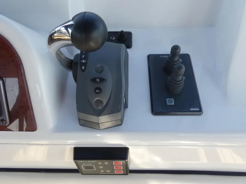 2011 Mainship 395 Trawler