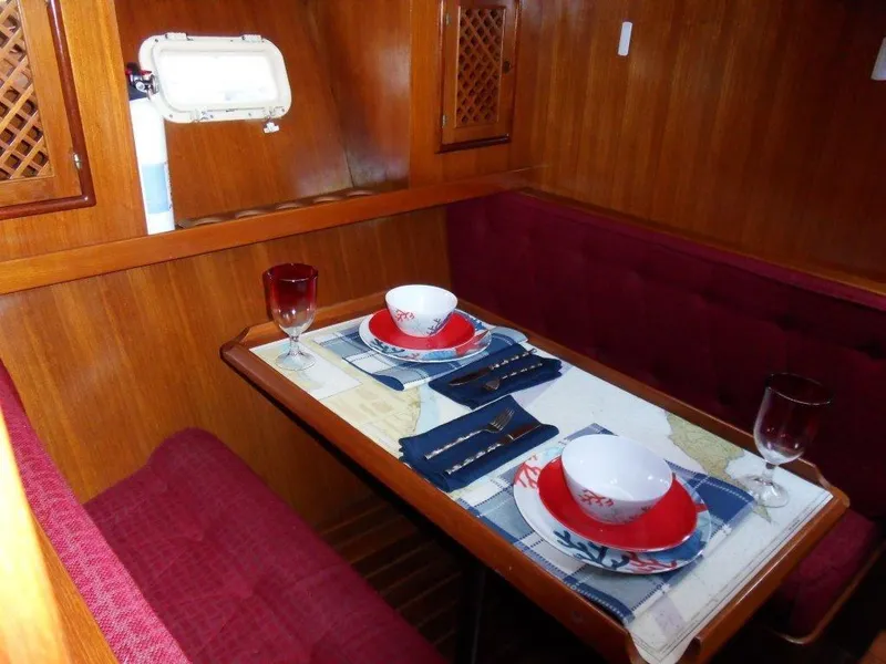 1986 Young Sun Aft Cabin