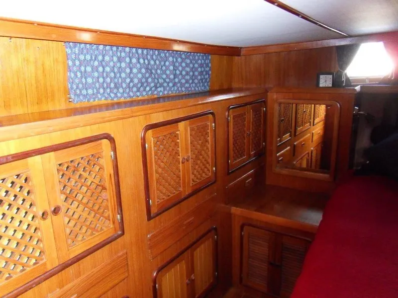 1986 Young Sun Aft Cabin