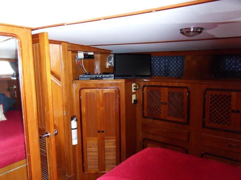 1986 Young Sun Aft Cabin