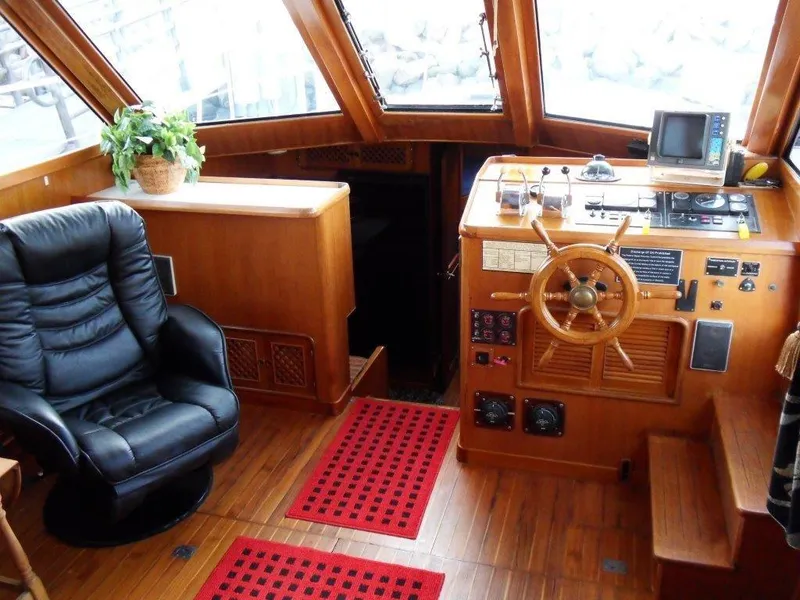 1986 Young Sun Aft Cabin