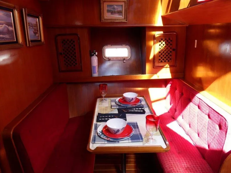 1986 Young Sun Aft Cabin