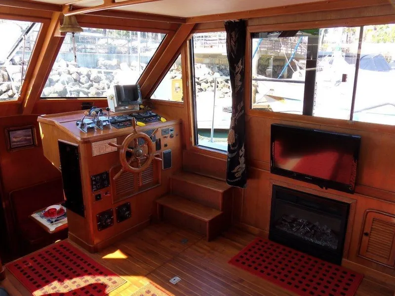 1986 Young Sun Aft Cabin