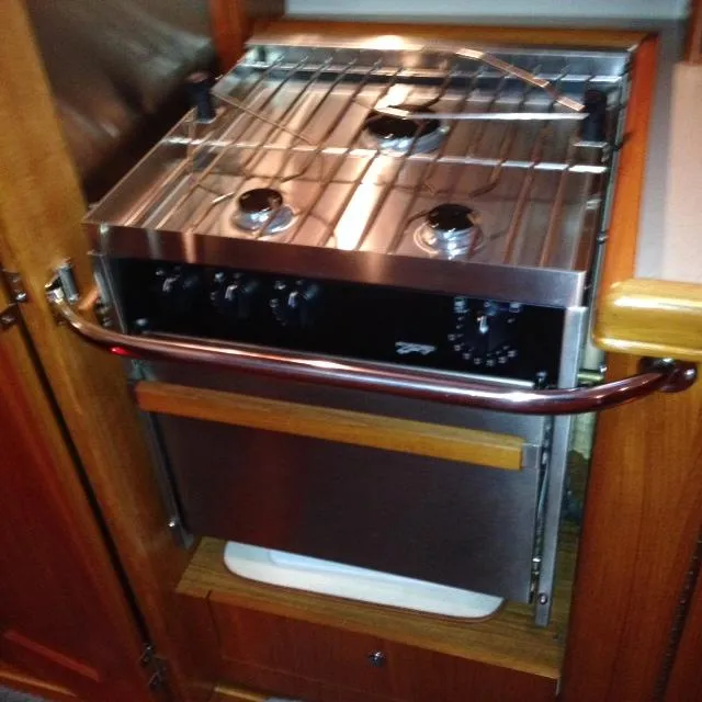 2003 Hunter 466