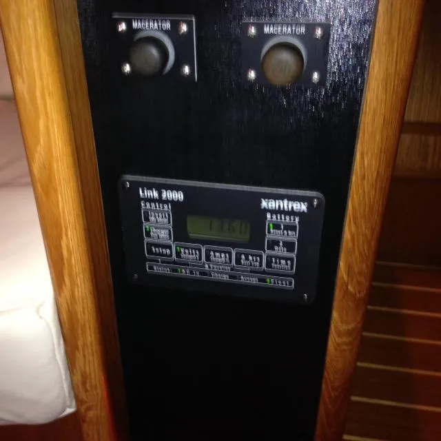 2003 Hunter 466