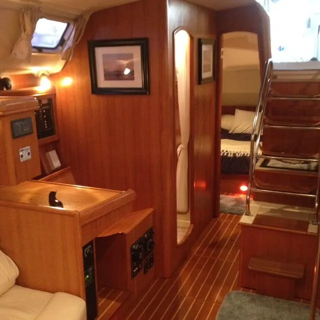 2003 Hunter 466