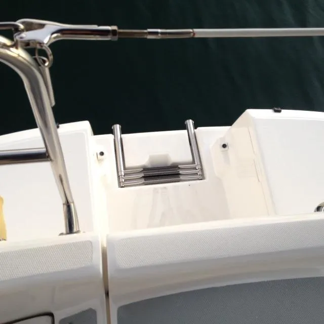 2003 Hunter 466