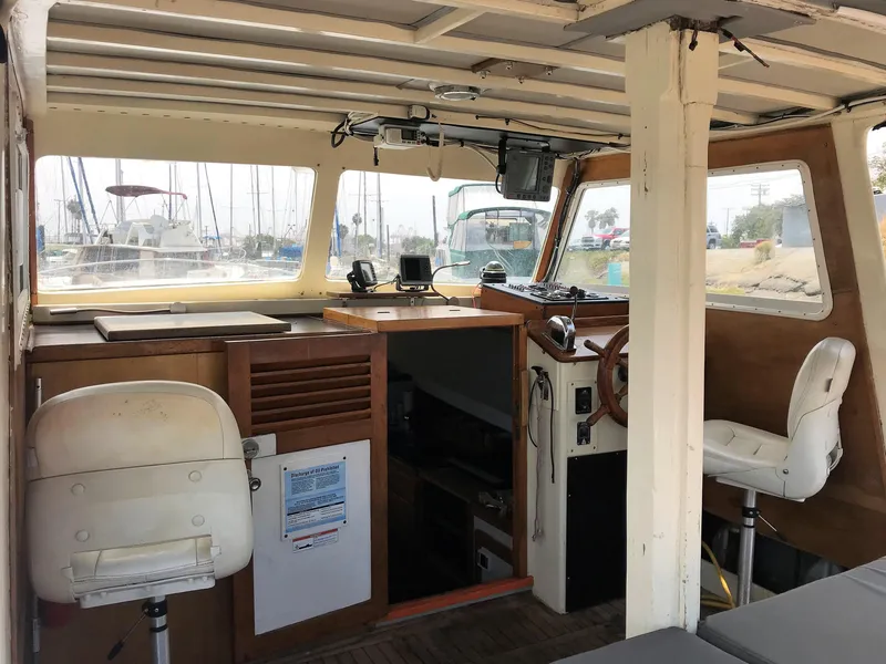 1971 Roughwater 35 Pilot House