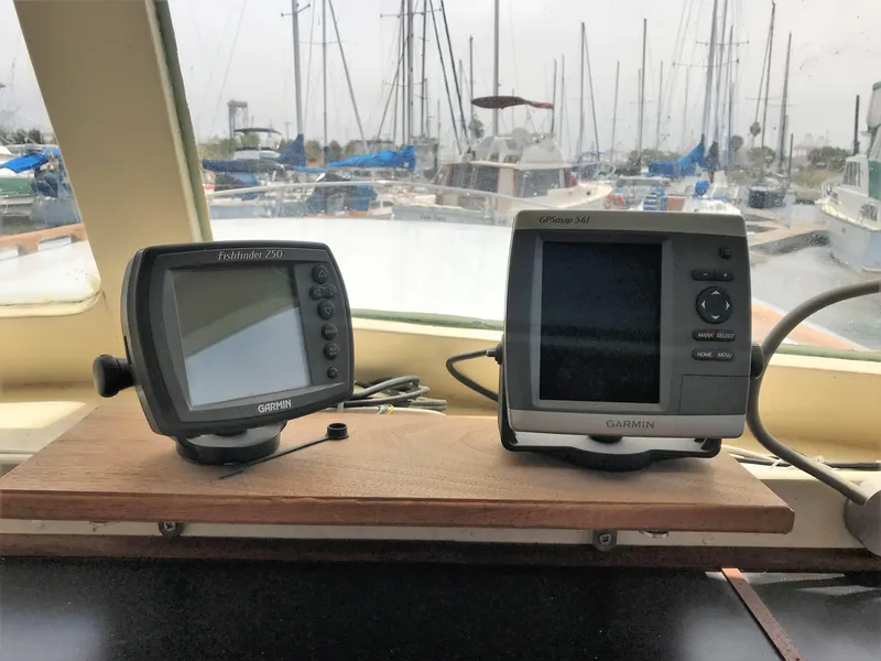 1971 Roughwater 35 Pilot House