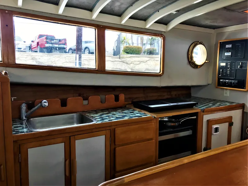 1971 Roughwater 35 Pilot House