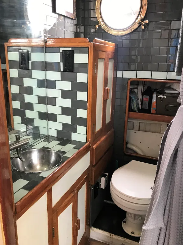 1971 Roughwater 35 Pilot House