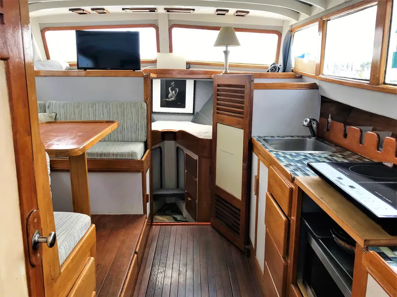 1971 Roughwater 35 Pilot House