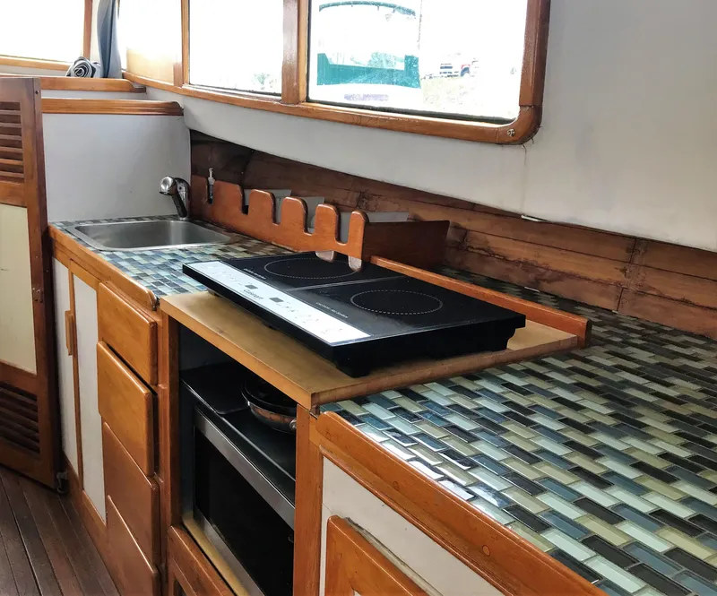 1971 Roughwater 35 Pilot House