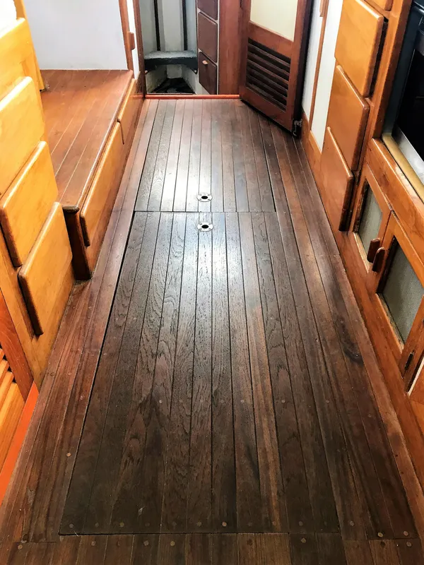 1971 Roughwater 35 Pilot House