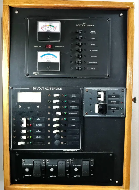 1971 Roughwater 35 Pilot House