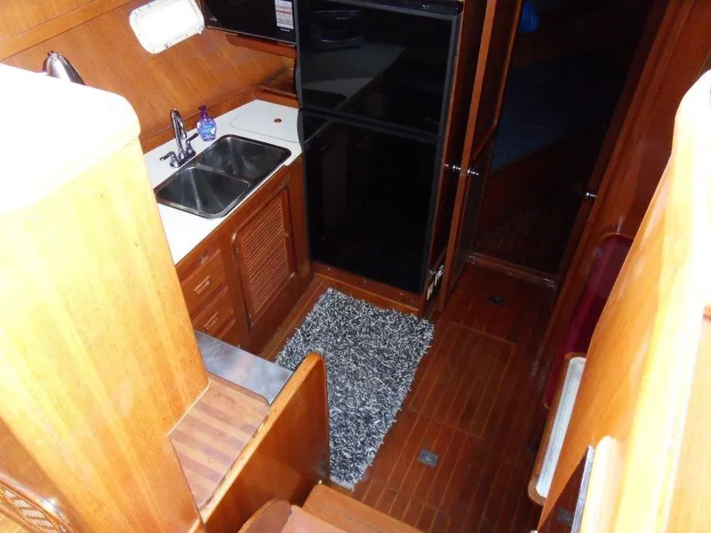 1986 Young Sun Aft Cabin