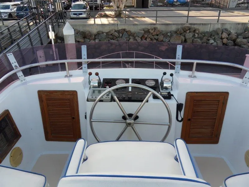 1986 Young Sun Aft Cabin