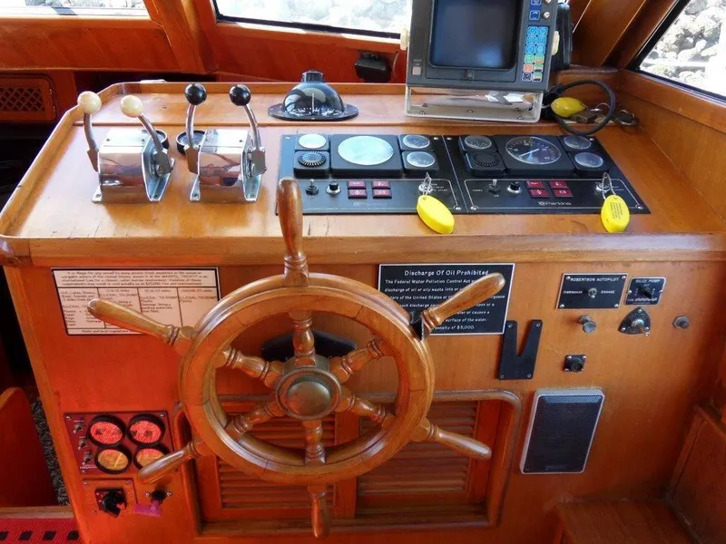 1986 Young Sun Aft Cabin
