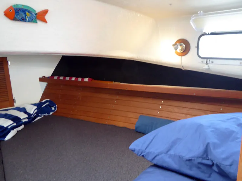 Foward berth to starboard